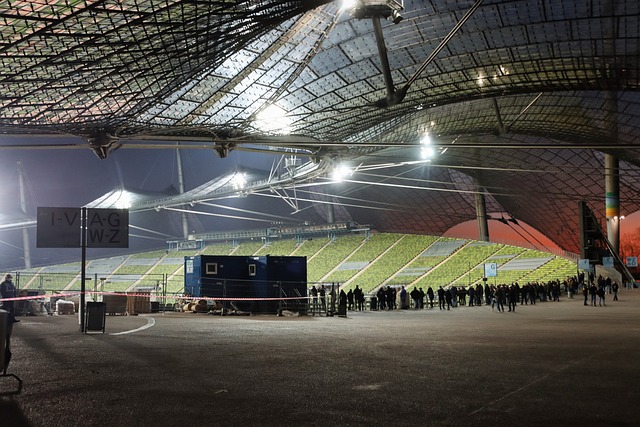 曼联体育总监和技术总监赛前连续加班加点，滕哈赫未来成疑.